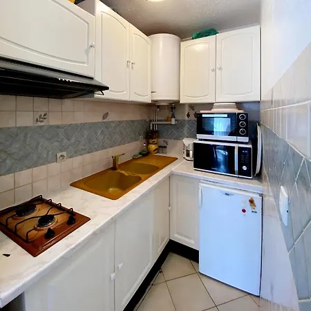 Appartement Charmant Studio Costebelle Proche Gare, Terrasse Et Parking Gratuit